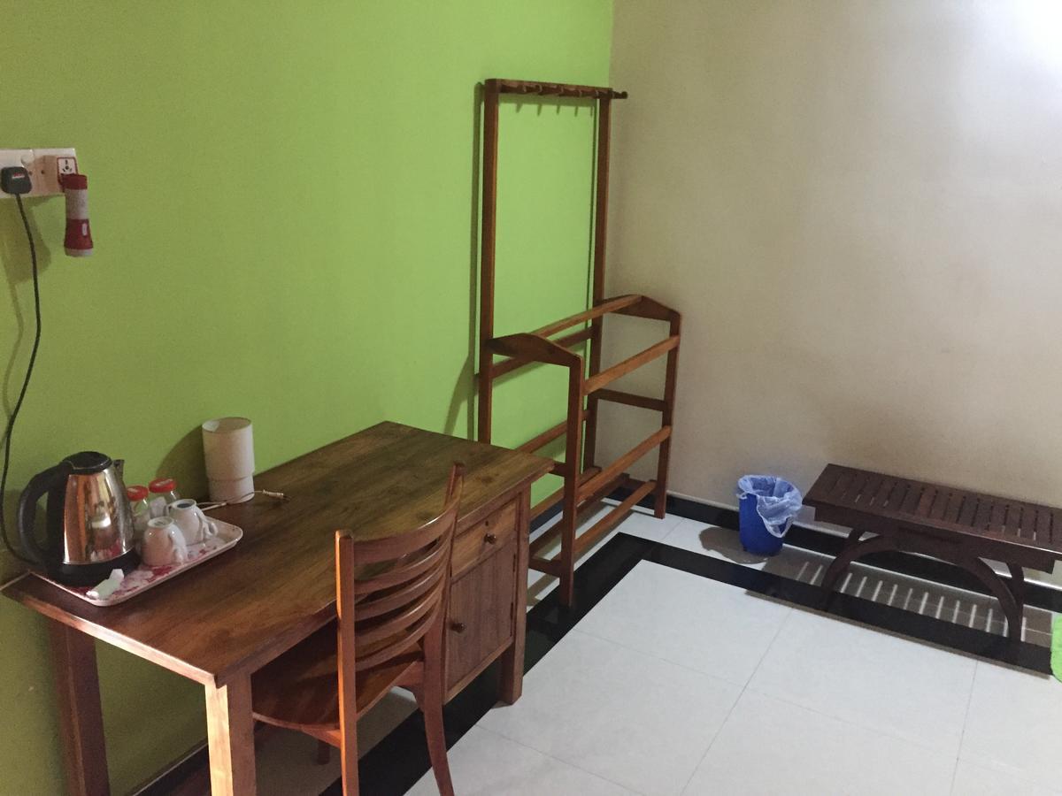 Bee Nest Bed & Breakfast 니곰보 외부 사진